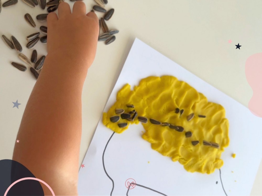 aktivita-jezko-z-plasteliny-deti-zapichuju-semiacka